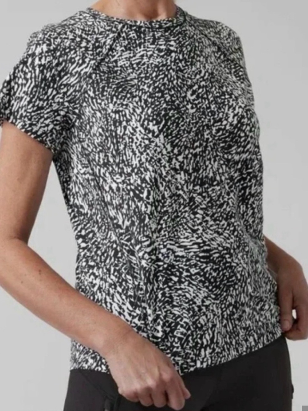 Athleta Black and White Ultimate Train Tee - Size Small Petite